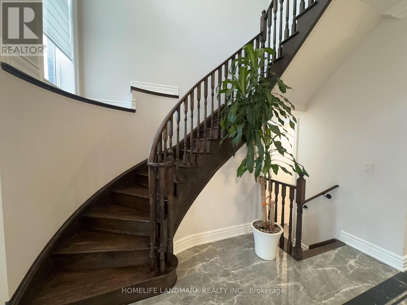 34 Manor Hampton Street, East Gwillimbury, Ontario  L9N 0P9 - Photo 11 - N12576034