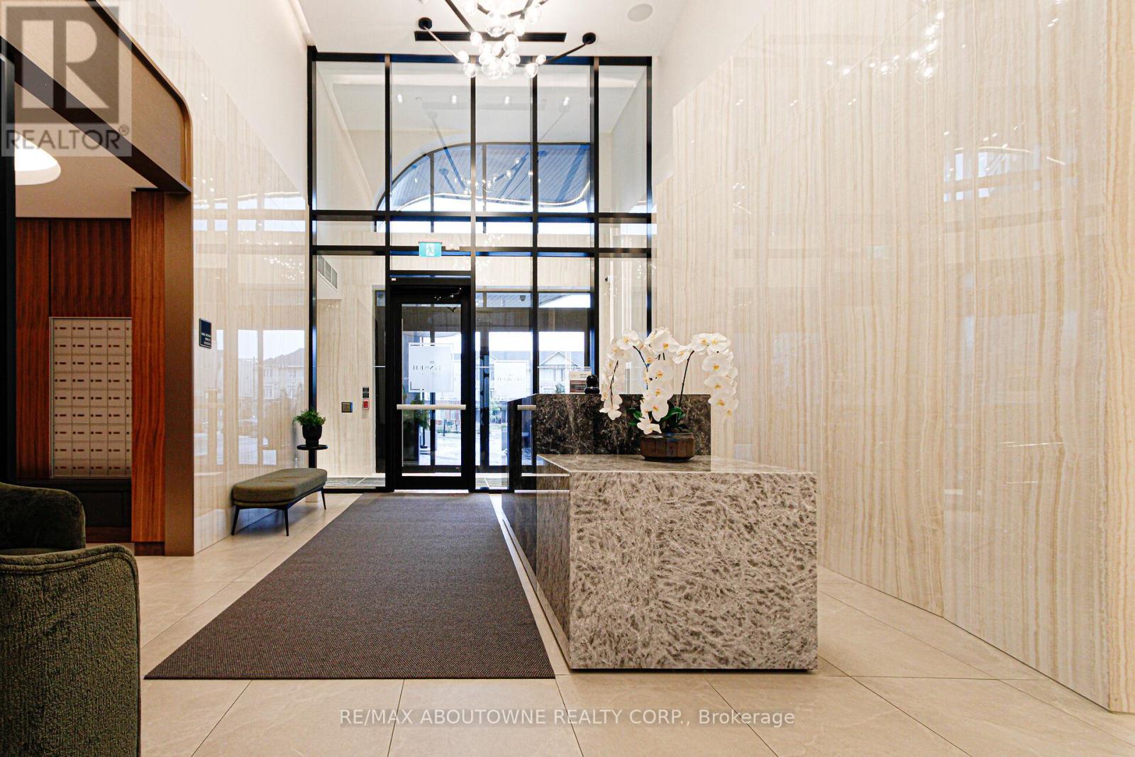 1908 - 3240 William Coltson Avenue, Oakville, Ontario  L6H 8C8 - Photo 2 - W12570564