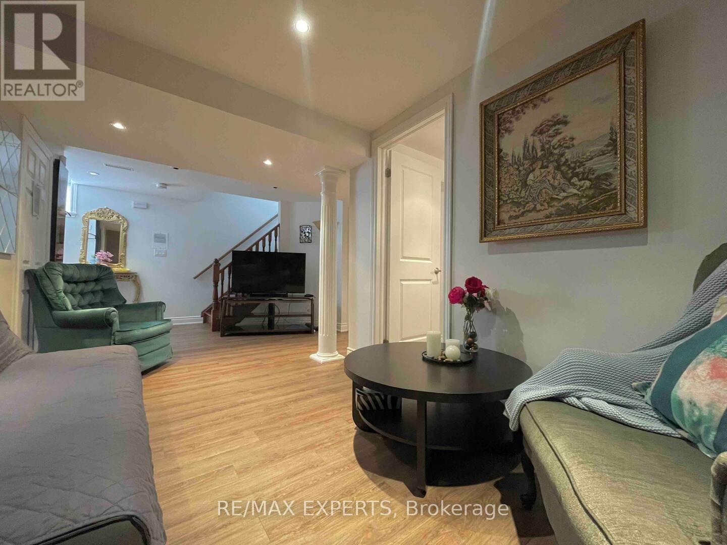 482 Malaga Road, Mississauga, Ontario  L5B 3W2 - Photo 36 - W12578110