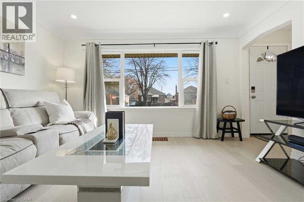 352 East 28th Street, Hamilton, Ontario  L8V 3J6 - Photo 10 - 40790663