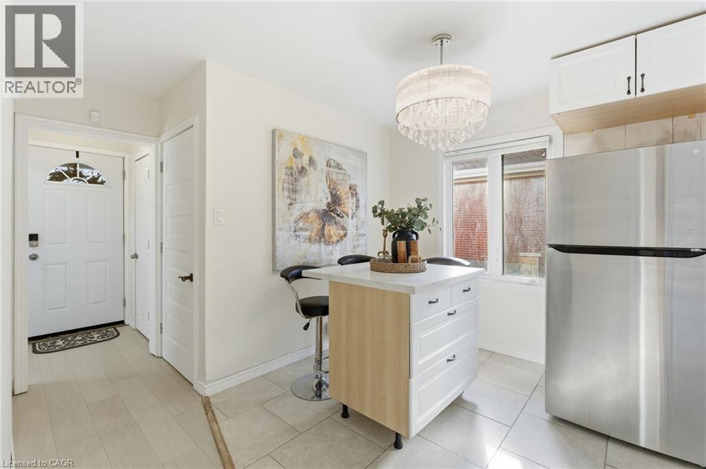 352 East 28th Street, Hamilton, Ontario  L8V 3J6 - Photo 13 - 40790663