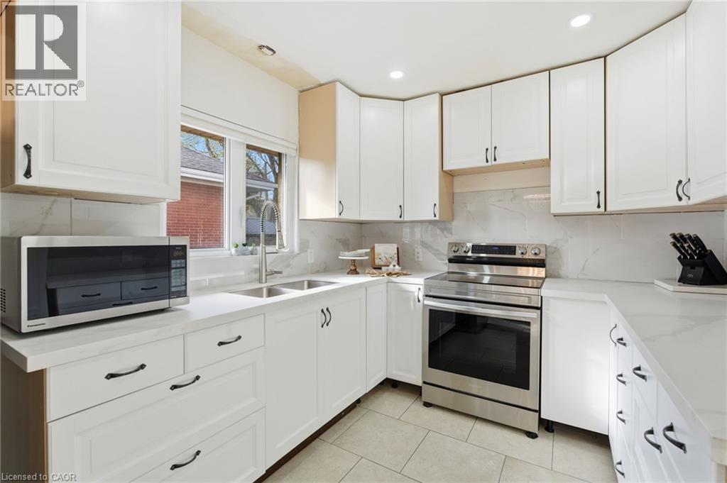 352 East 28th Street, Hamilton, Ontario  L8V 3J6 - Photo 16 - 40790663