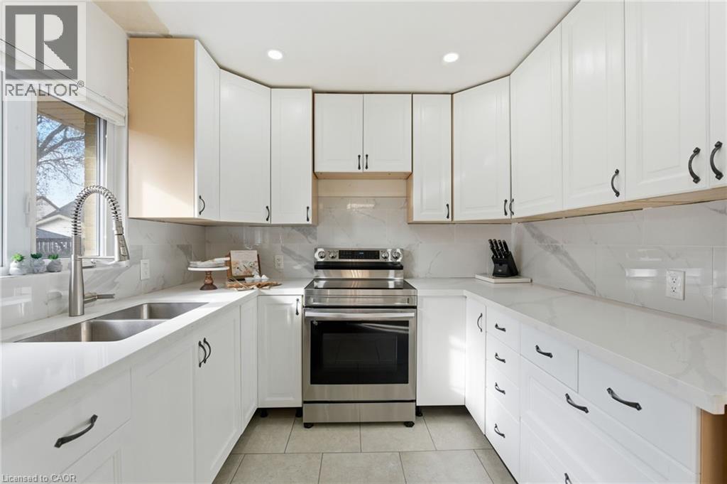 352 East 28th Street, Hamilton, Ontario  L8V 3J6 - Photo 17 - 40790663