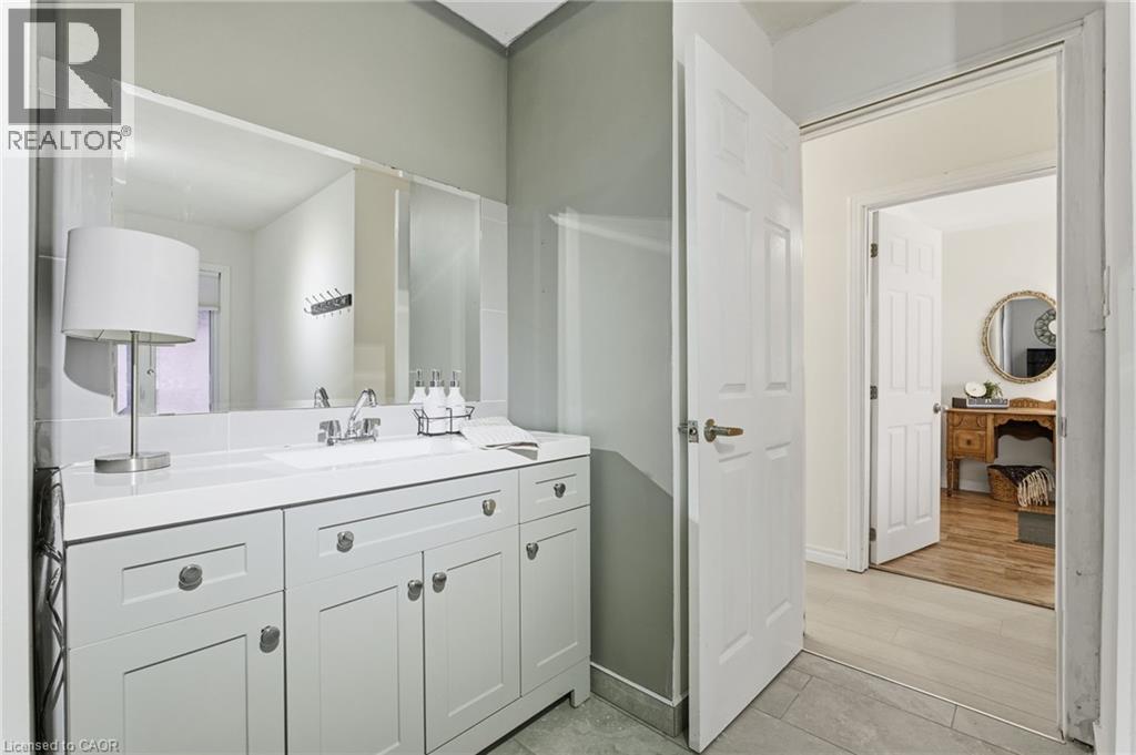 352 East 28th Street, Hamilton, Ontario  L8V 3J6 - Photo 27 - 40790663
