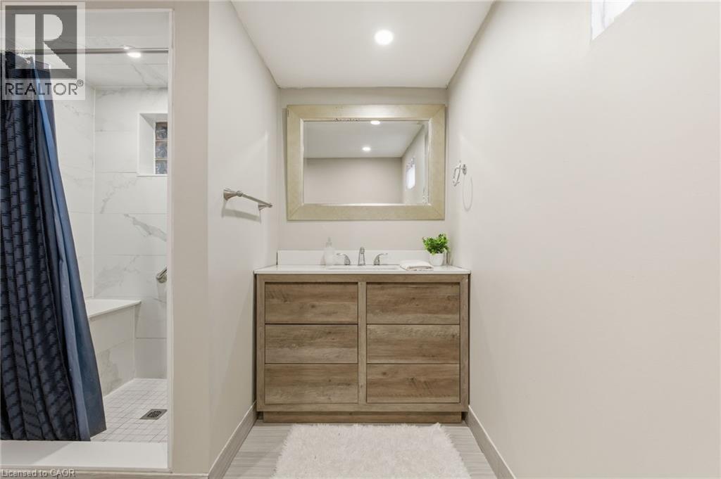 352 East 28th Street, Hamilton, Ontario  L8V 3J6 - Photo 45 - 40790663