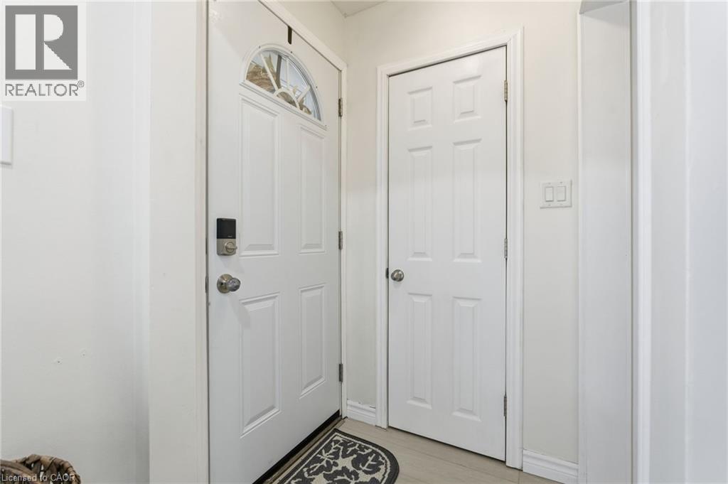 352 East 28th Street, Hamilton, Ontario  L8V 3J6 - Photo 7 - 40790663
