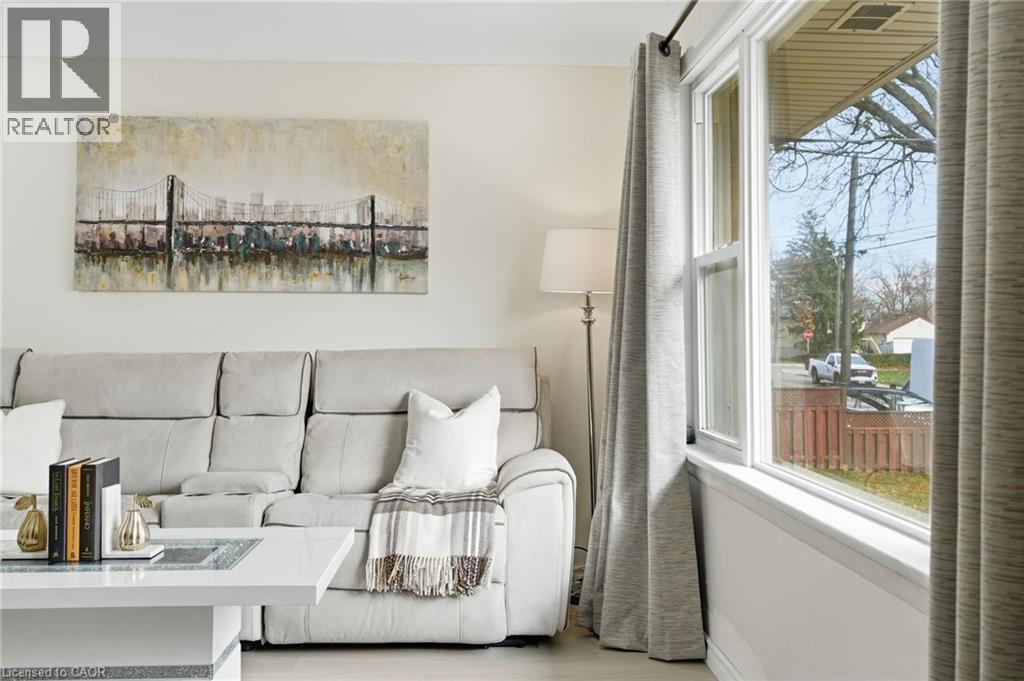 352 East 28th Street, Hamilton, Ontario  L8V 3J6 - Photo 8 - 40790663
