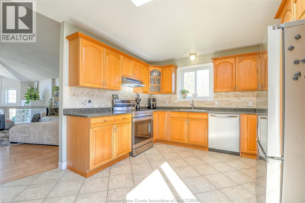 1633 Cherrywood Street, Lakeshore, Ontario  N0R 1A0 - Photo 11 - 25028827