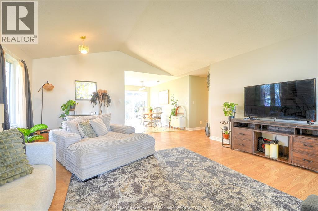 1633 Cherrywood Street, Lakeshore, Ontario  N0R 1A0 - Photo 9 - 25028827