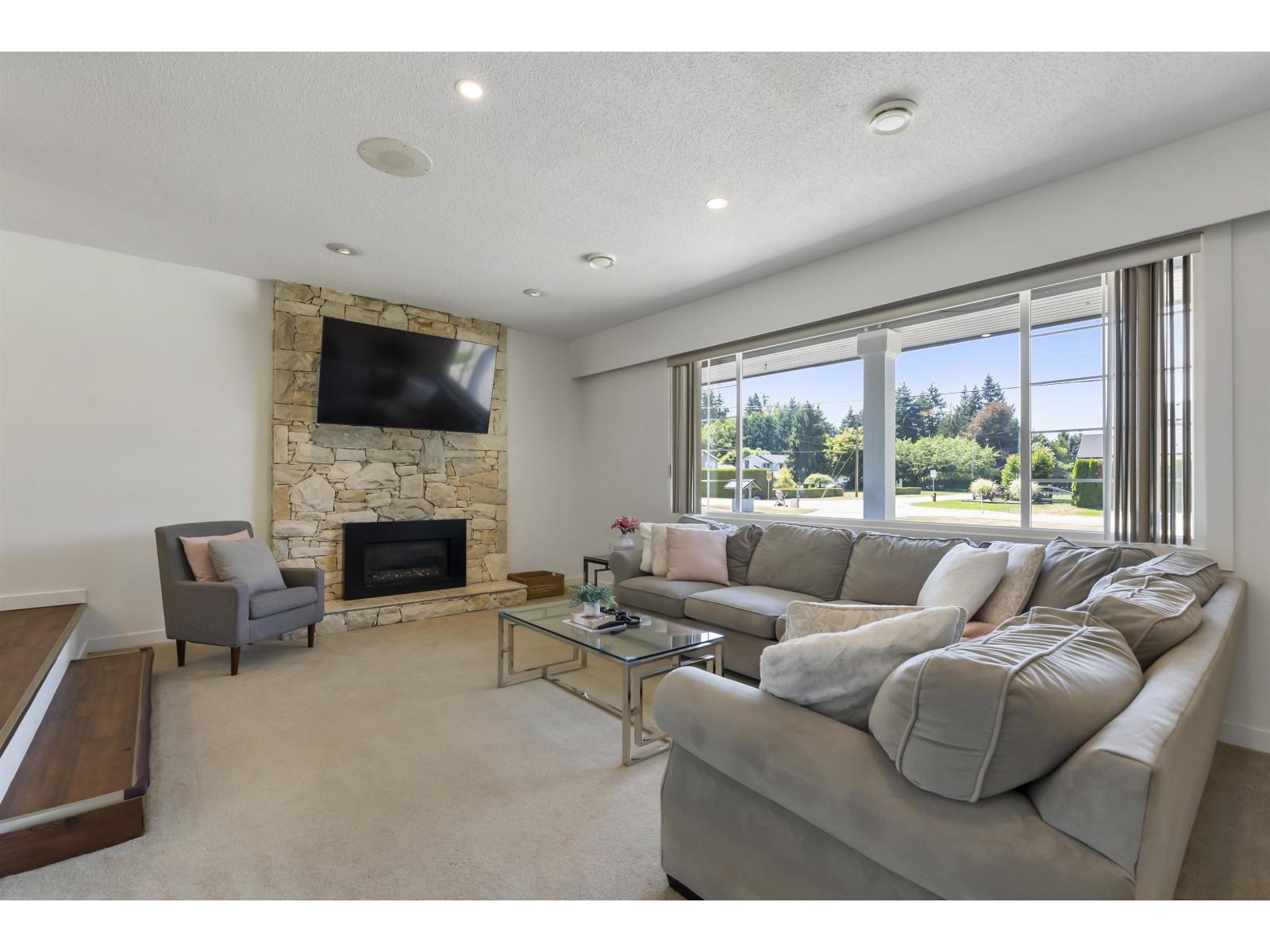 5564 238 Street, Langley, British Columbia  V2Z 2P1 - Photo 2 - R3069883