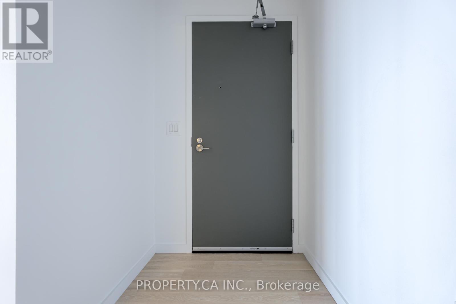 1907 - 170 Bayview Avenue, Toronto, Ontario  M5A 0M4 - Photo 3 - C12578210