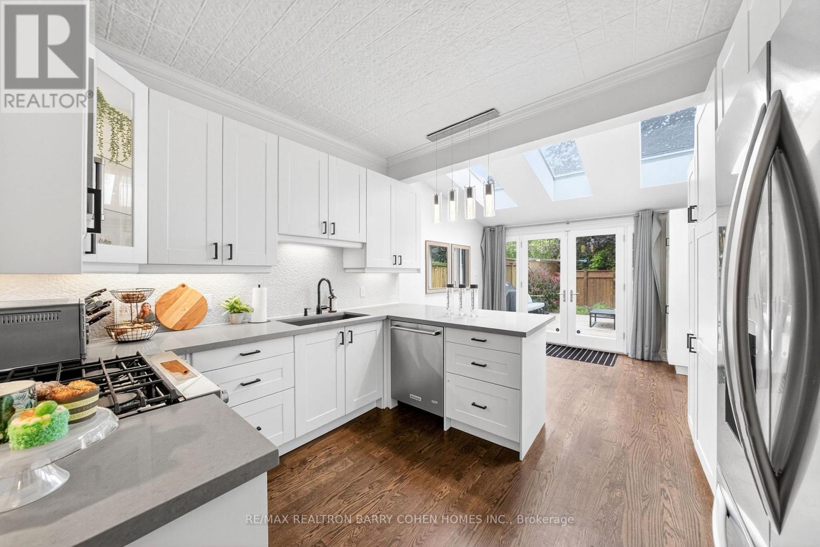 198 Macpherson Avenue, Toronto, Ontario  M5R 1W8 - Photo 12 - C12578228