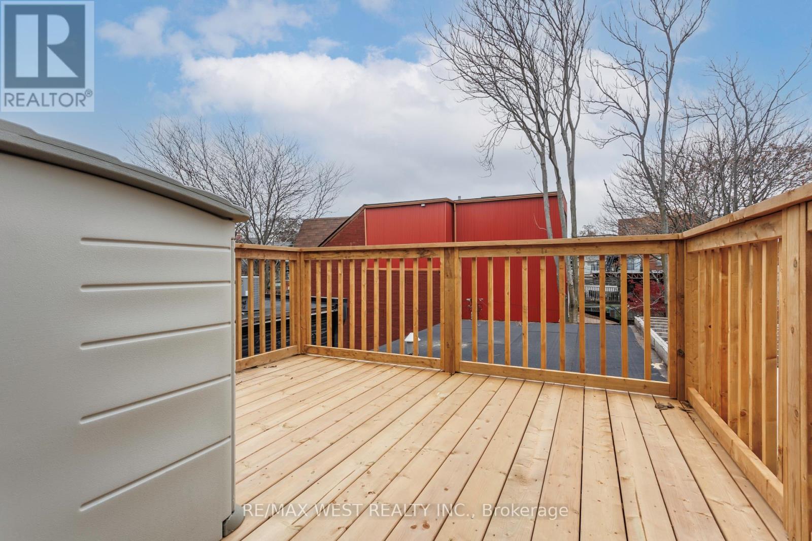 84 Mackenzie Crescent, Toronto, Ontario  M6J 1T3 - Photo 10 - C12578238