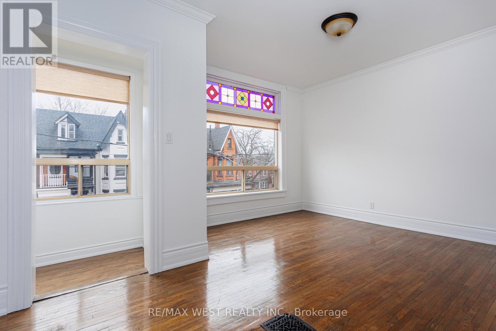 84 Mackenzie Crescent, Toronto, Ontario  M6J 1T3 - Photo 13 - C12578238