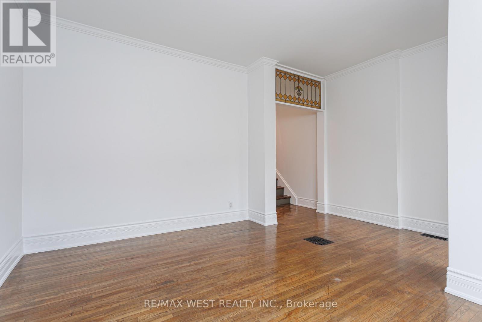 84 Mackenzie Crescent, Toronto, Ontario  M6J 1T3 - Photo 14 - C12578238