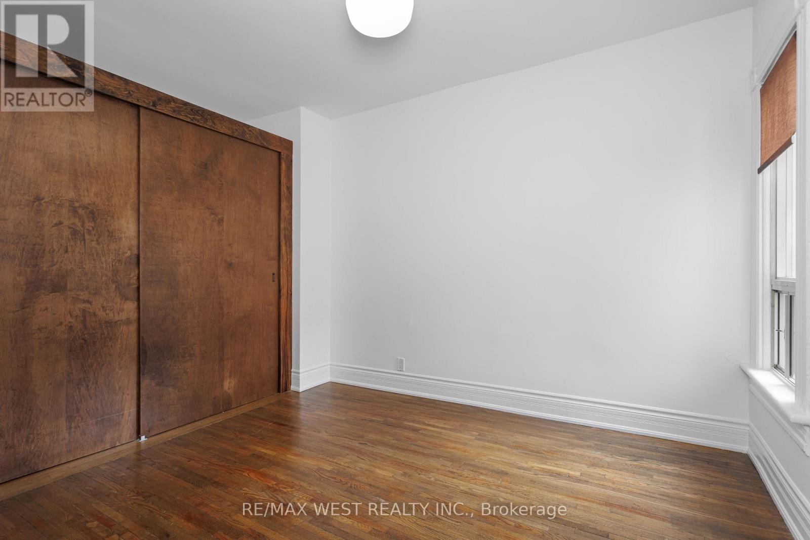 84 Mackenzie Crescent, Toronto, Ontario  M6J 1T3 - Photo 15 - C12578238