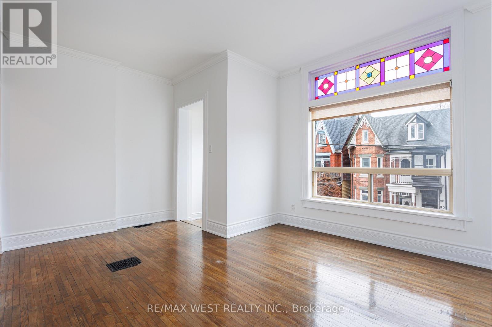 84 Mackenzie Crescent, Toronto, Ontario  M6J 1T3 - Photo 18 - C12578238