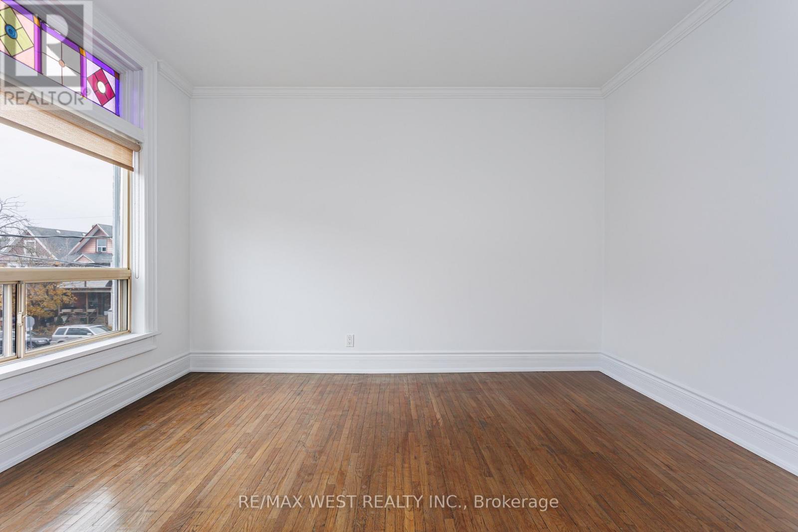 84 Mackenzie Crescent, Toronto, Ontario  M6J 1T3 - Photo 19 - C12578238