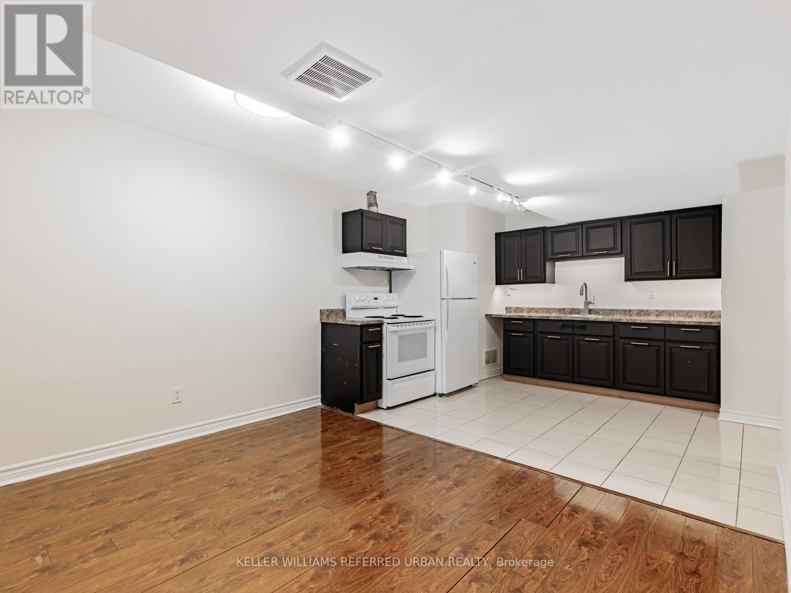 Bsmt Unit 2 - 29 Brookview Drive, Toronto, Ontario  M6A 2K4 - Photo 5 - C12578298