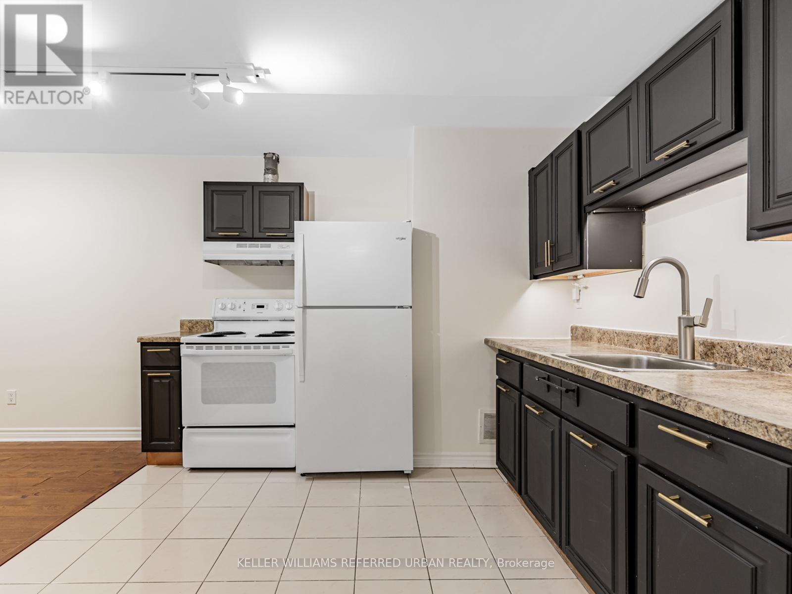 Bsmt Unit 2 - 29 Brookview Drive, Toronto, Ontario  M6A 2K4 - Photo 7 - C12578298