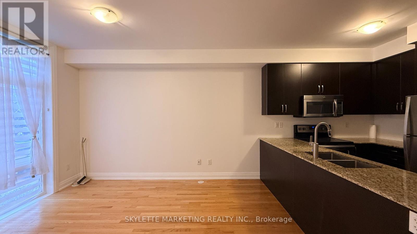 108 - 23 Eldora Avenue, Toronto, Ontario  M2M 1R3 - Photo 5 - C12578432