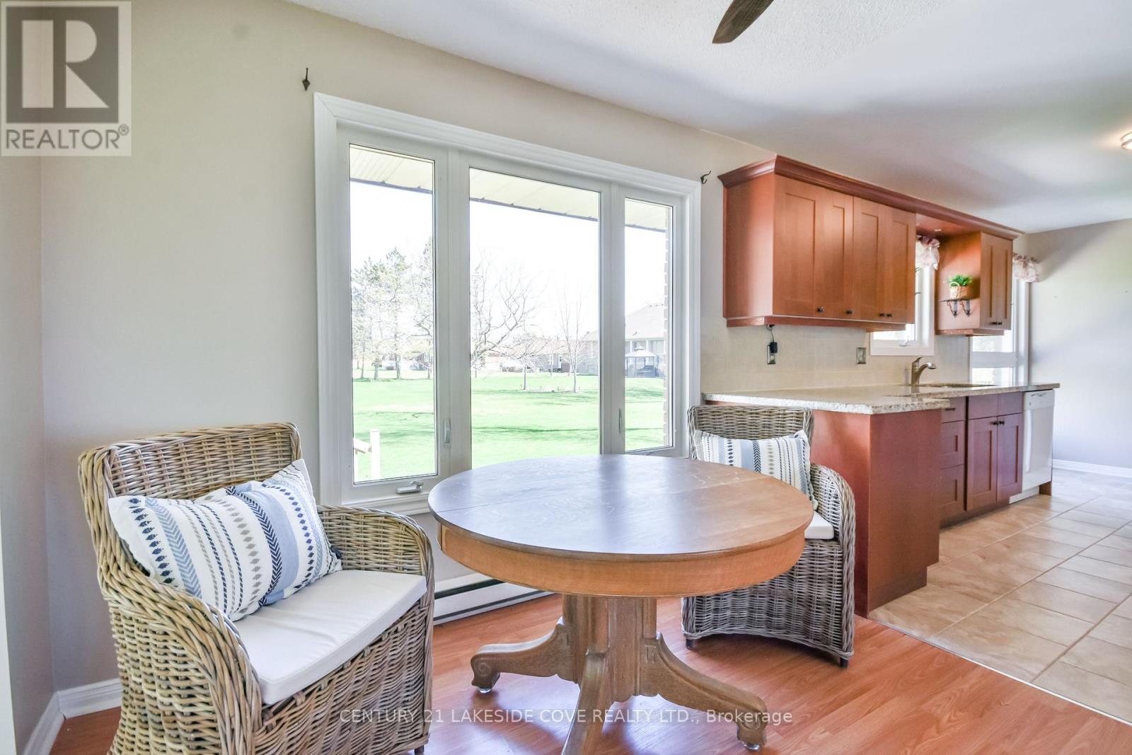 121 Bayshore Drive, Ramara, Ontario  L0K 1B0 - Photo 14 - S12432863