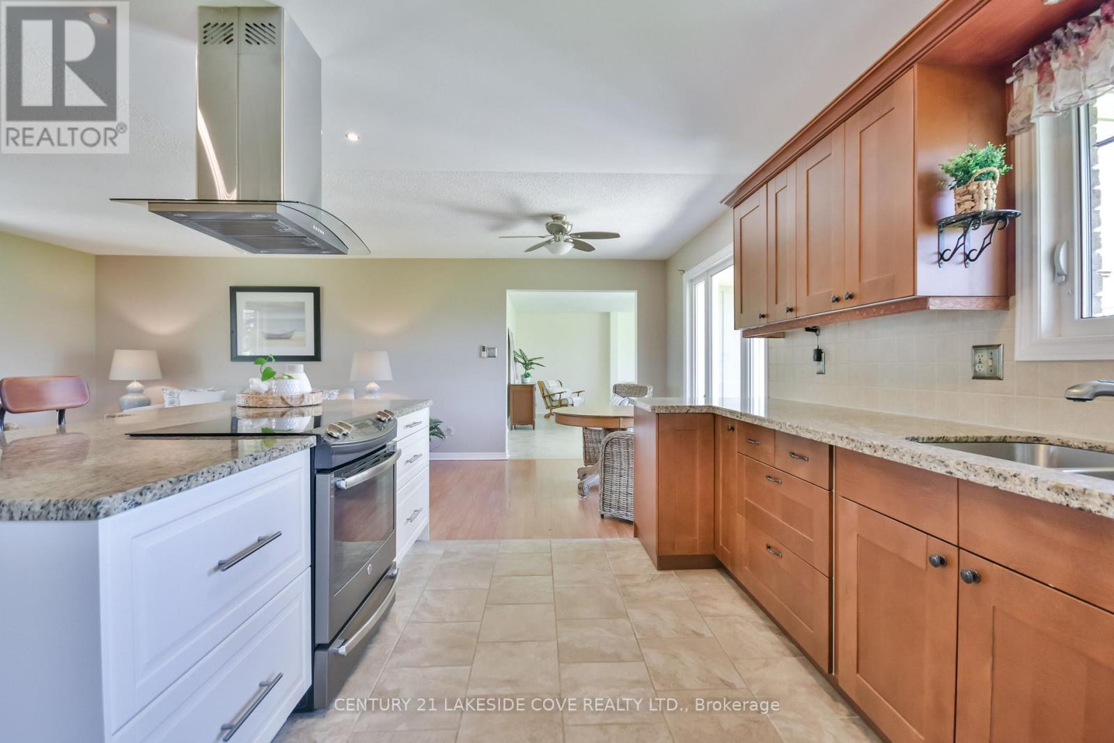 121 Bayshore Drive, Ramara, Ontario  L0K 1B0 - Photo 11 - S12432863