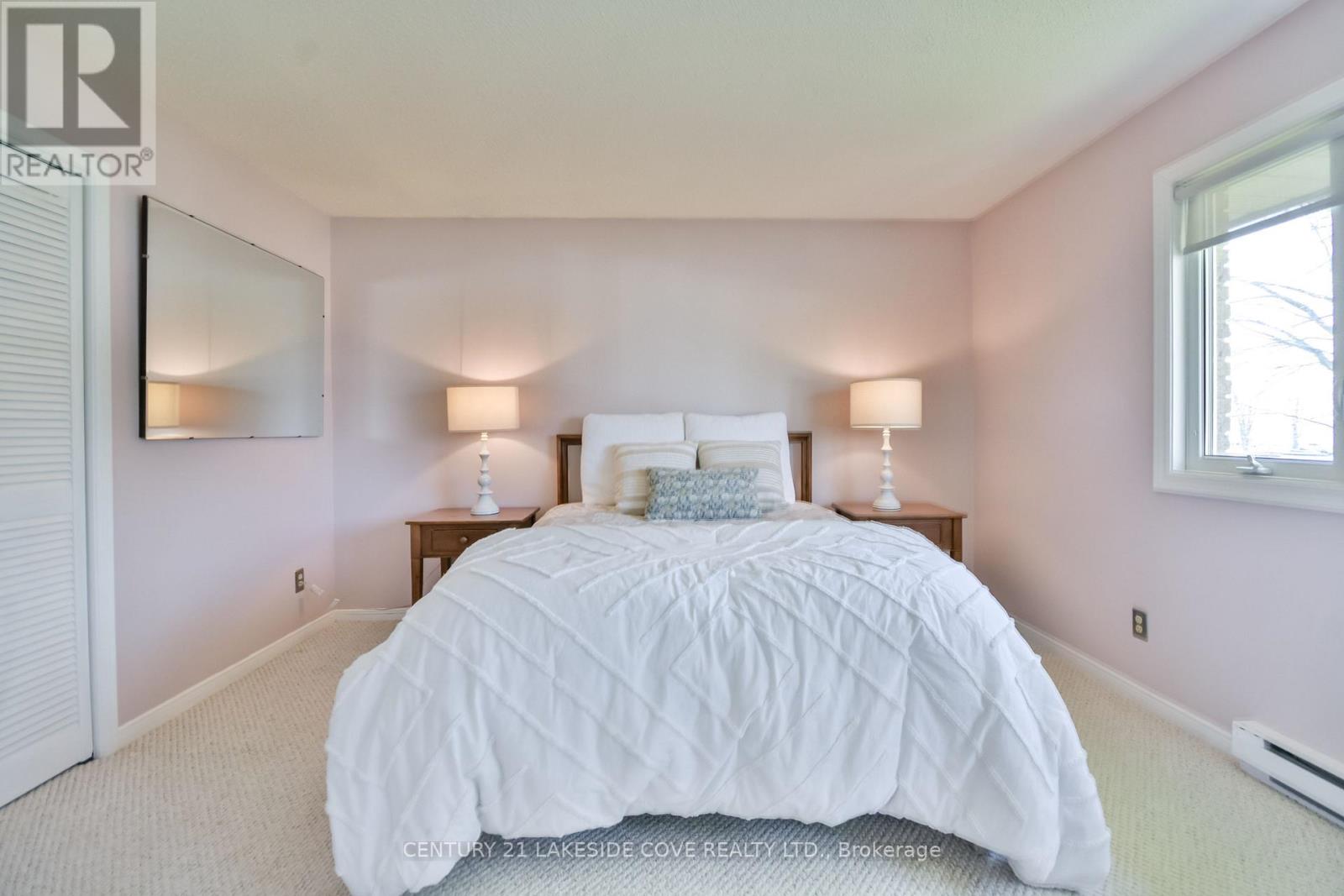 121 Bayshore Drive, Ramara, Ontario  L0K 1B0 - Photo 23 - S12432863