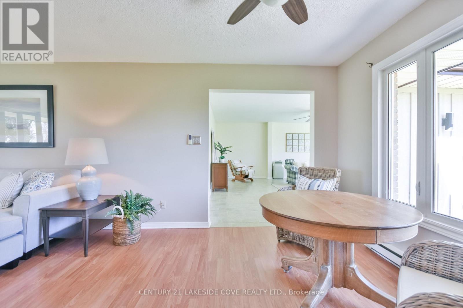 121 Bayshore Drive, Ramara, Ontario  L0K 1B0 - Photo 13 - S12432863