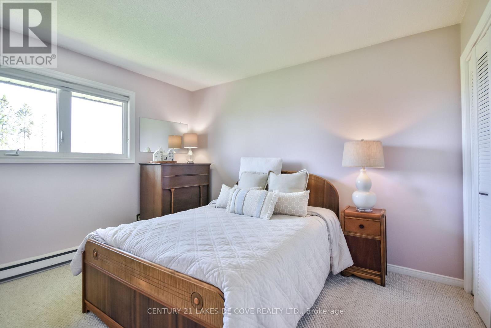 121 Bayshore Drive, Ramara, Ontario  L0K 1B0 - Photo 20 - S12432863