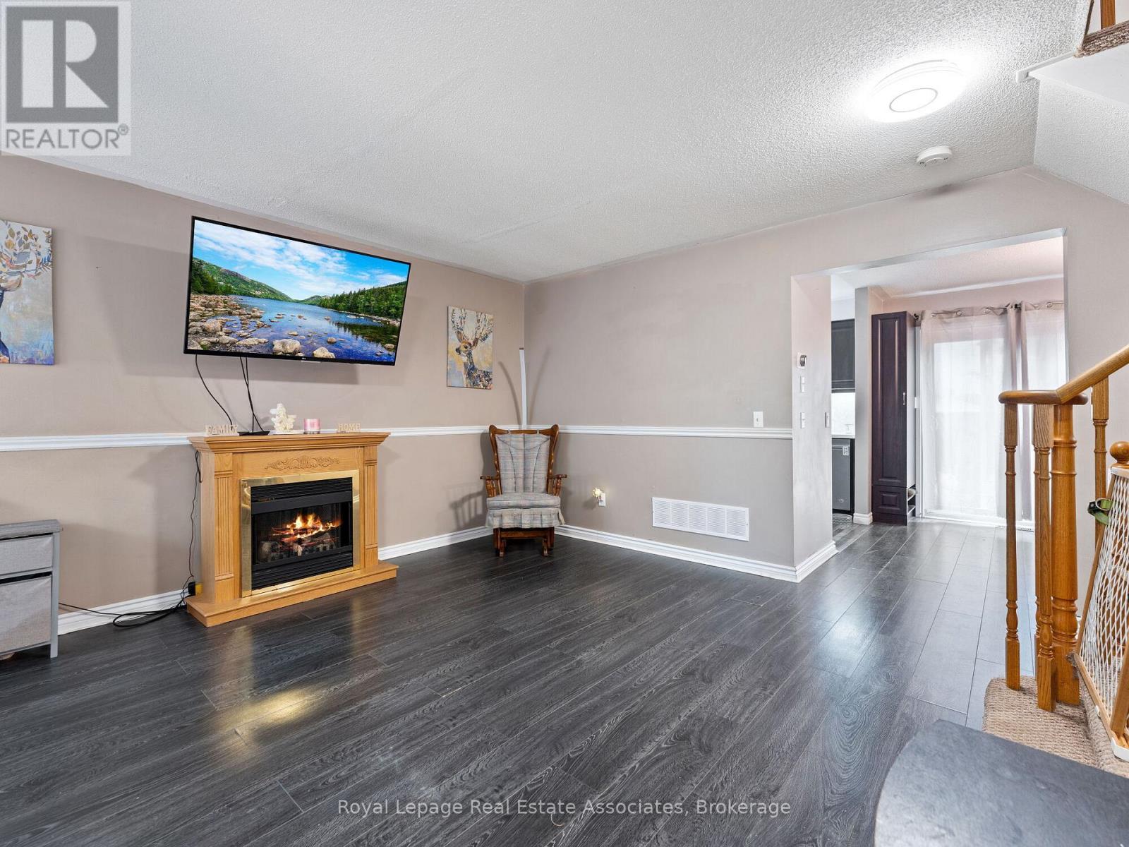 4 Greengrove Way, Whitby, Ontario  L1R 2N4 - Photo 8 - E12578240