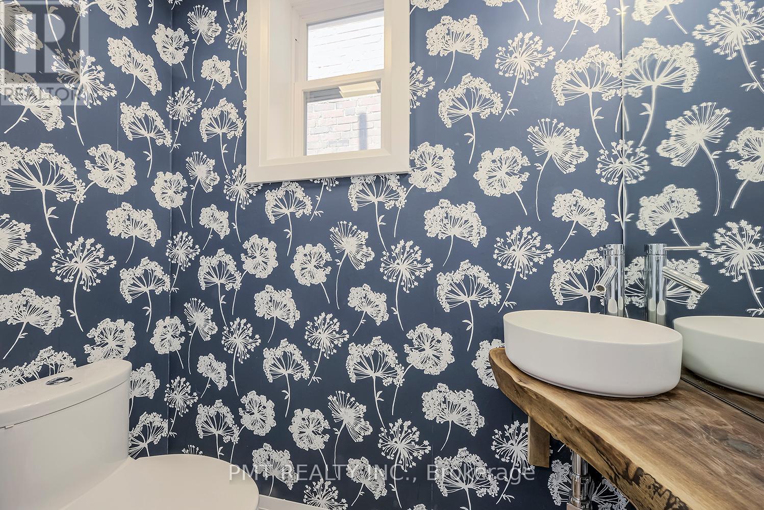 A - 17 Lockwood Road, Toronto, Ontario  M4L 3M7 - Photo 13 - E12578418