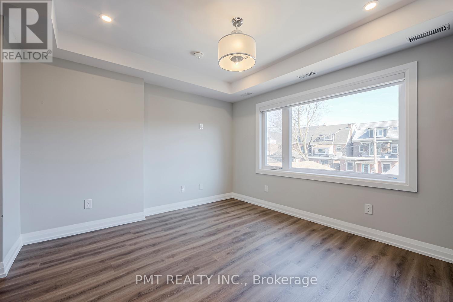 A - 17 Lockwood Road, Toronto, Ontario  M4L 3M7 - Photo 16 - E12578418