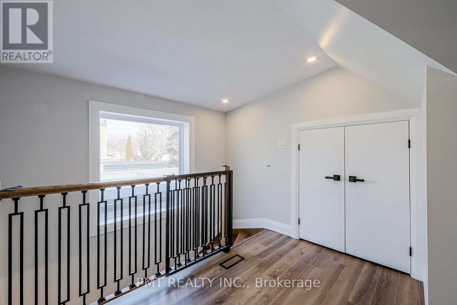 A - 17 Lockwood Road, Toronto, Ontario  M4L 3M7 - Photo 19 - E12578418