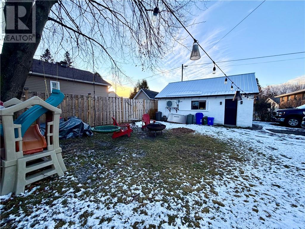 2861 Raymond Street, Greater Sudbury, Ontario  P3B 1W9 - Photo 34 - 2125774
