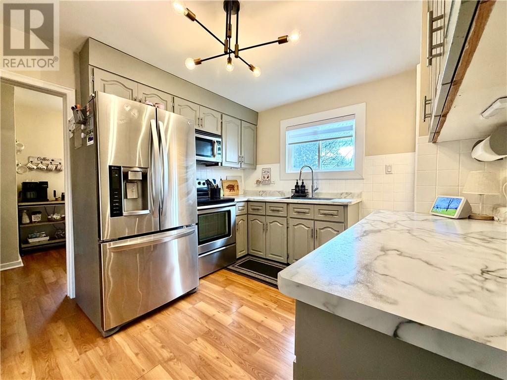 2861 Raymond Street, Greater Sudbury, Ontario  P3B 1W9 - Photo 6 - 2125774