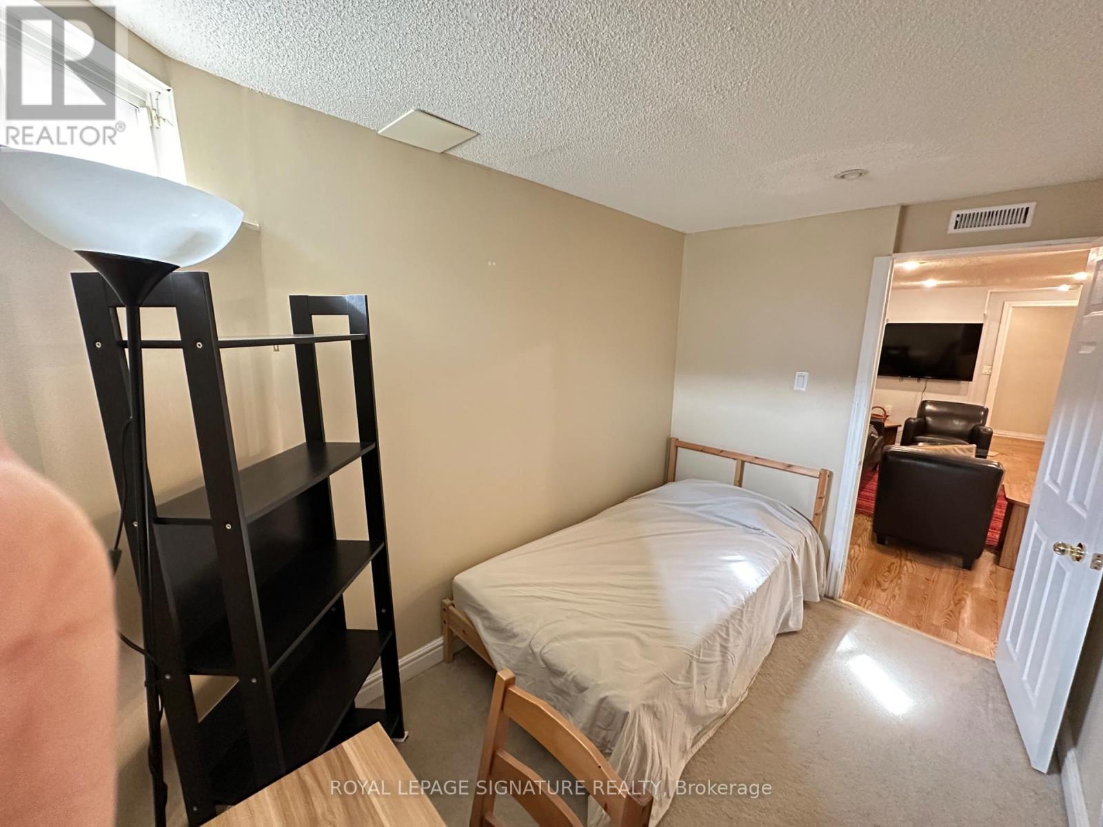 Bsmt - 27 Kiwi Crescent, Richmond Hill, Ontario  L4S 2H3 - Photo 10 - N12578234