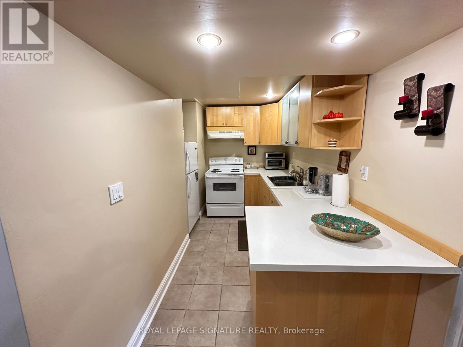 Bsmt - 27 Kiwi Crescent, Richmond Hill, Ontario  L4S 2H3 - Photo 8 - N12578234