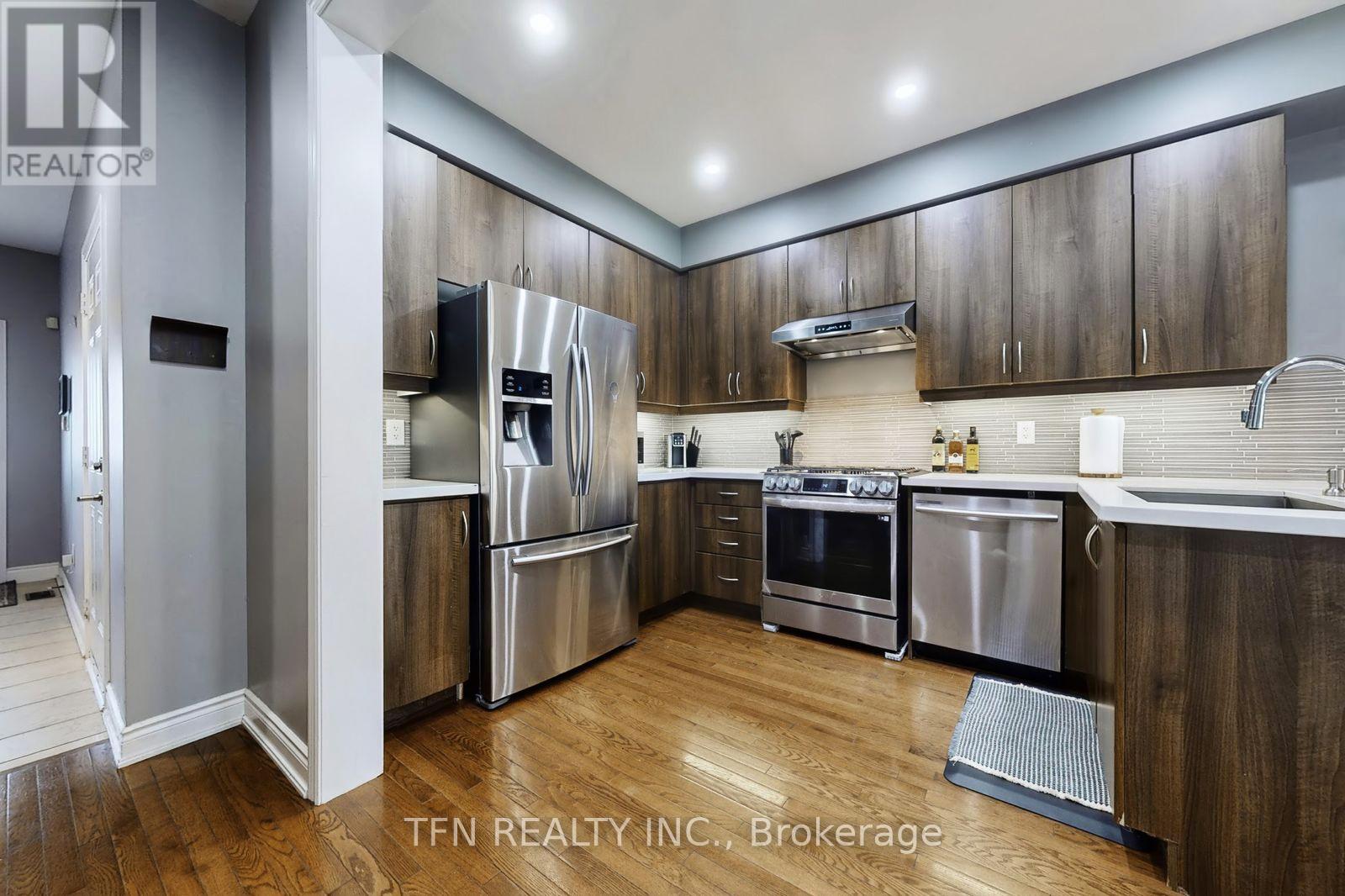 727 Vellore Park Avenue, Vaughan, Ontario  L4H 0K6 - Photo 10 - N12578244