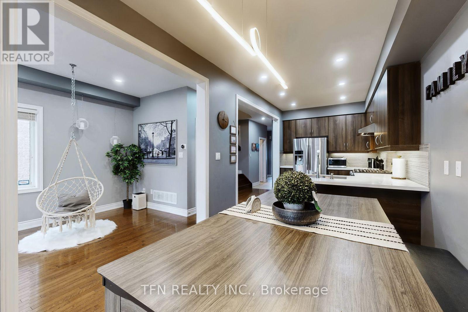 727 Vellore Park Avenue, Vaughan, Ontario  L4H 0K6 - Photo 12 - N12578244