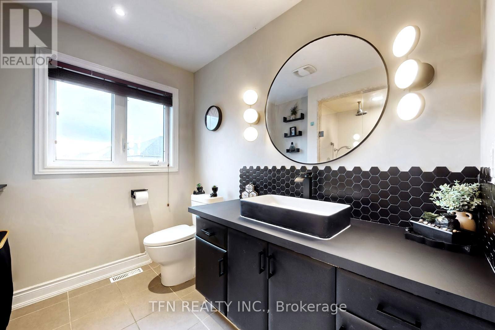 727 Vellore Park Avenue, Vaughan, Ontario  L4H 0K6 - Photo 16 - N12578244