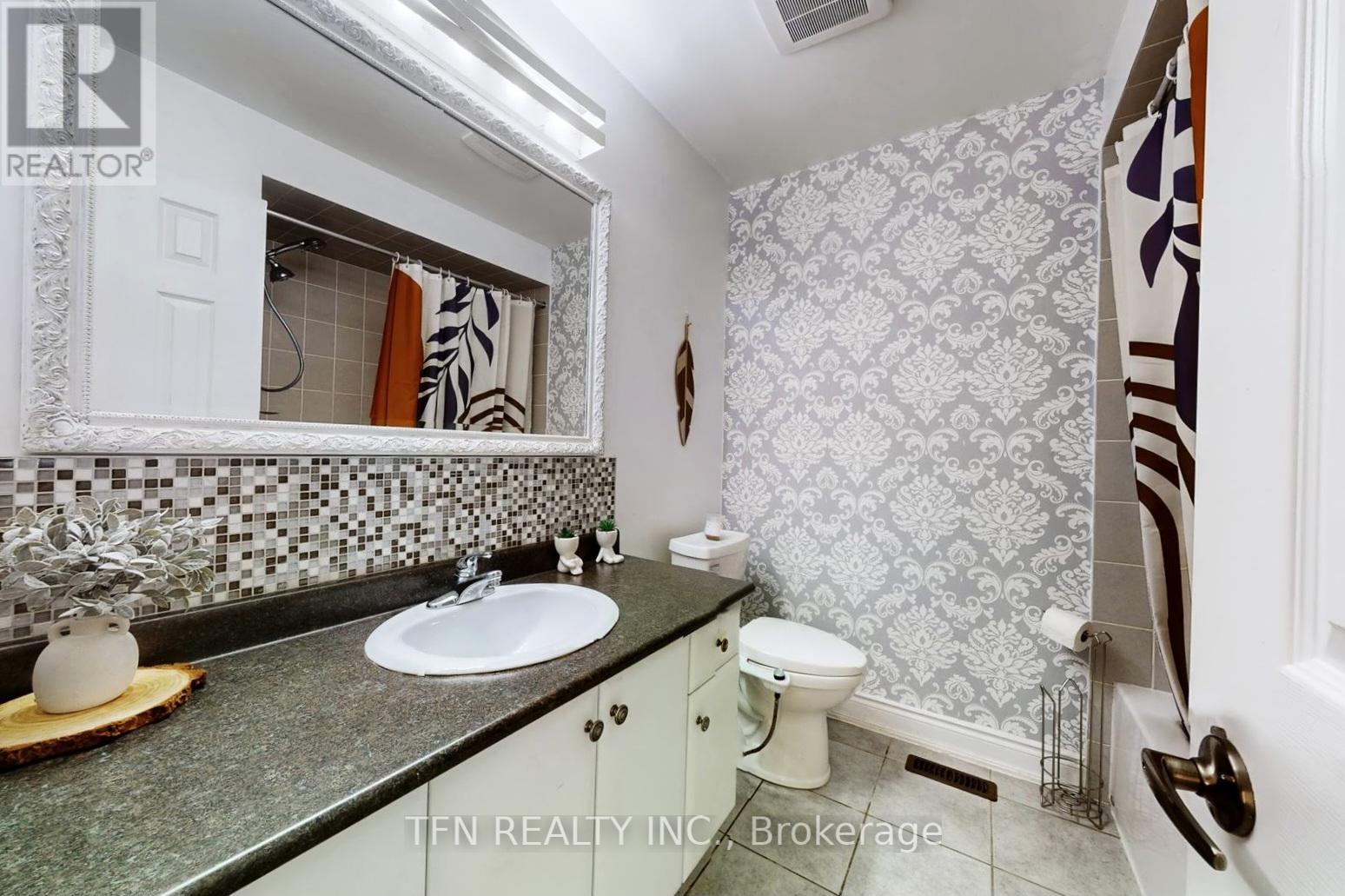 727 Vellore Park Avenue, Vaughan, Ontario  L4H 0K6 - Photo 37 - N12578244