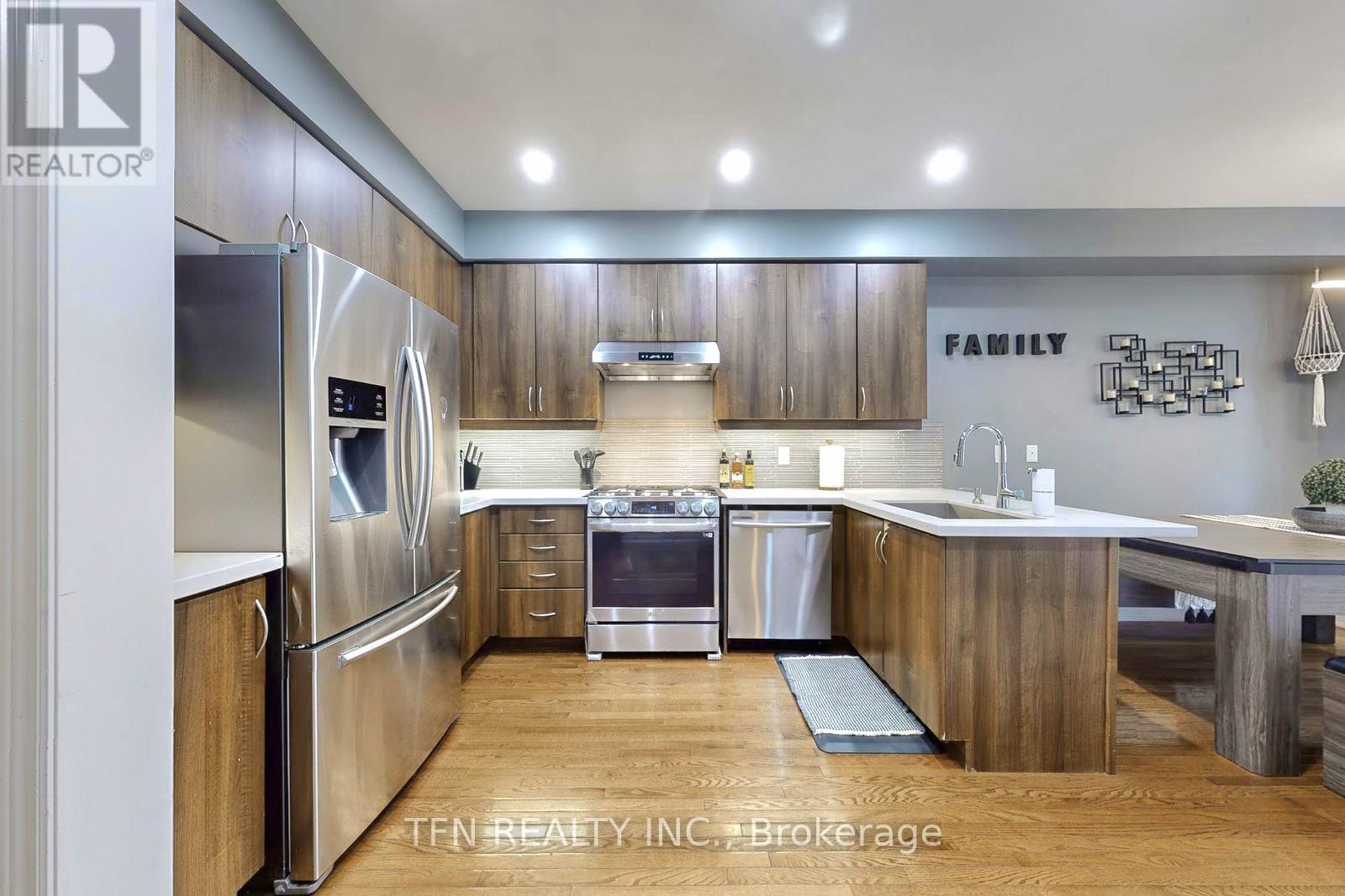 727 Vellore Park Avenue, Vaughan, Ontario  L4H 0K6 - Photo 4 - N12578244