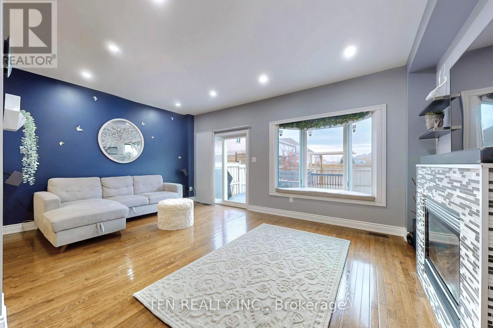 727 Vellore Park Avenue, Vaughan, Ontario  L4H 0K6 - Photo 6 - N12578244