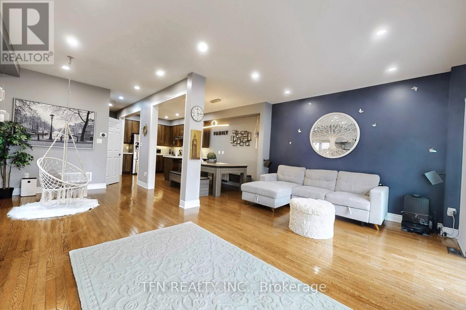 727 Vellore Park Avenue, Vaughan, Ontario  L4H 0K6 - Photo 7 - N12578244