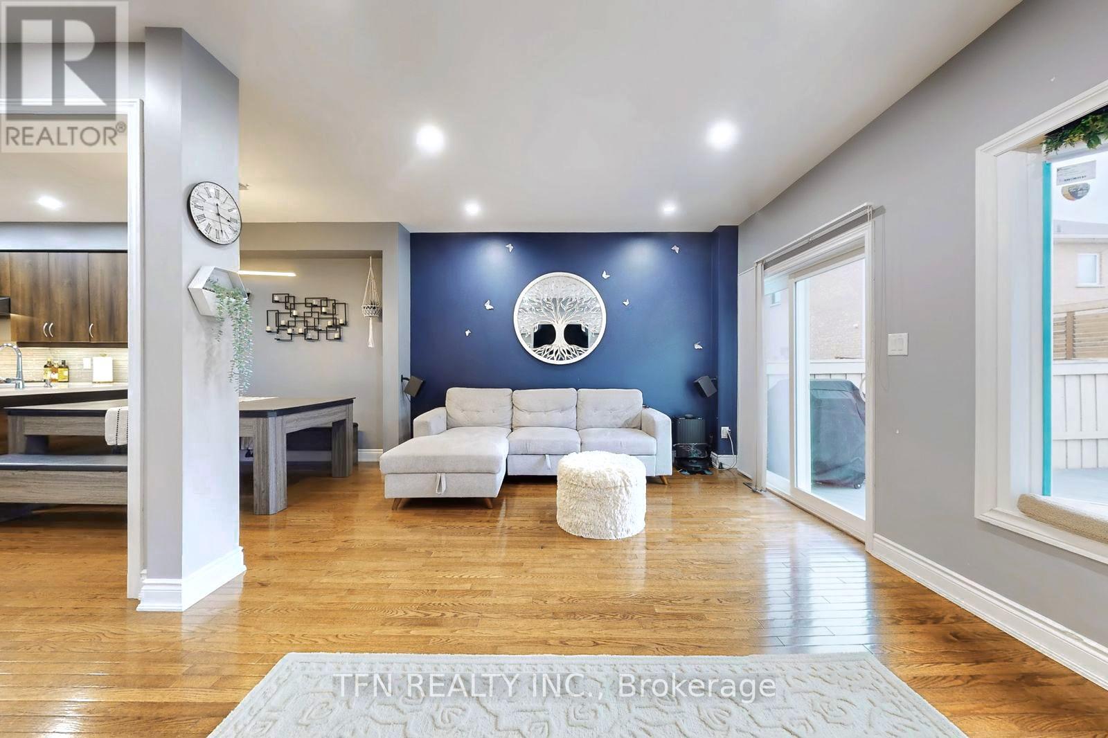 727 Vellore Park Avenue, Vaughan, Ontario  L4H 0K6 - Photo 8 - N12578244