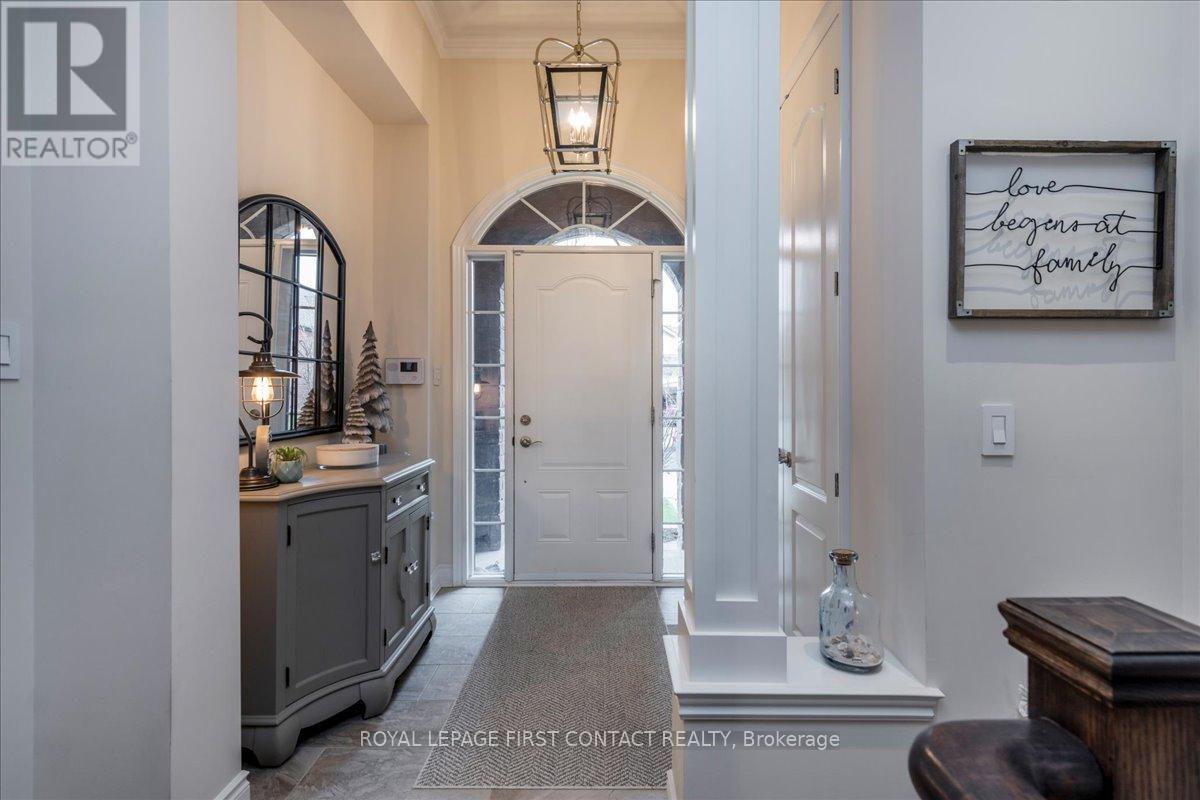 222 Ridge Way, New Tecumseth, Ontario  L9R 0H2 - Photo 3 - N12578312