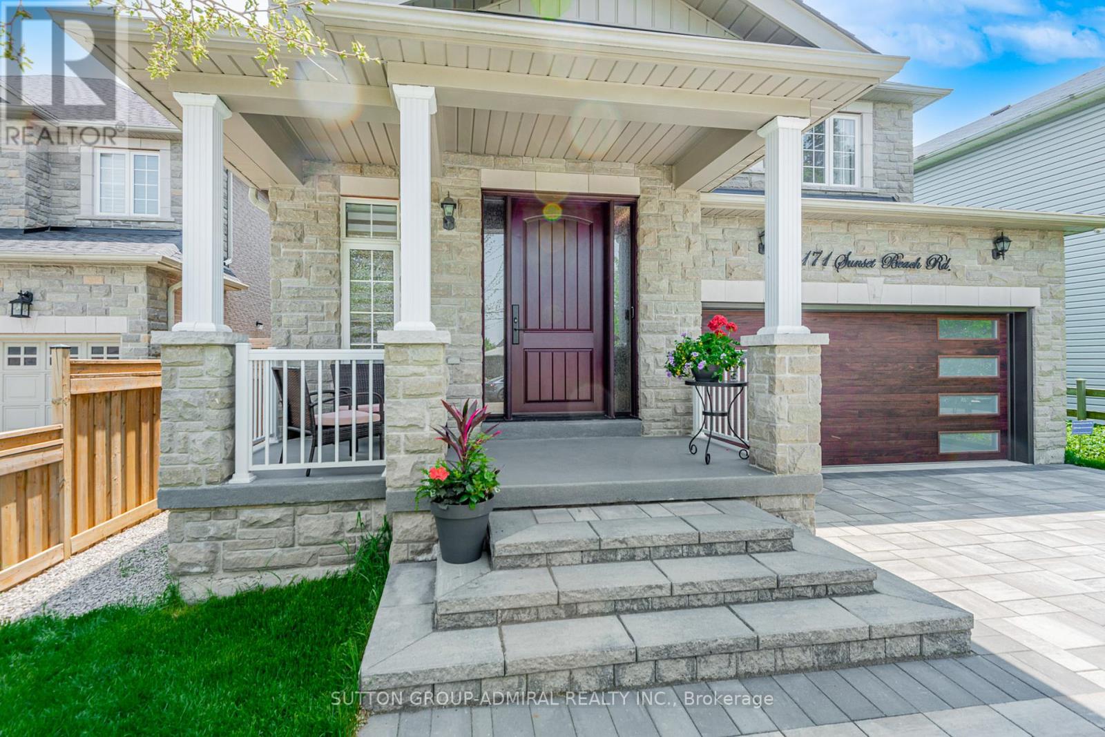 171 Sunset Beach Road, Richmond Hill, Ontario  L4E 3G7 - Photo 3 - N12578324