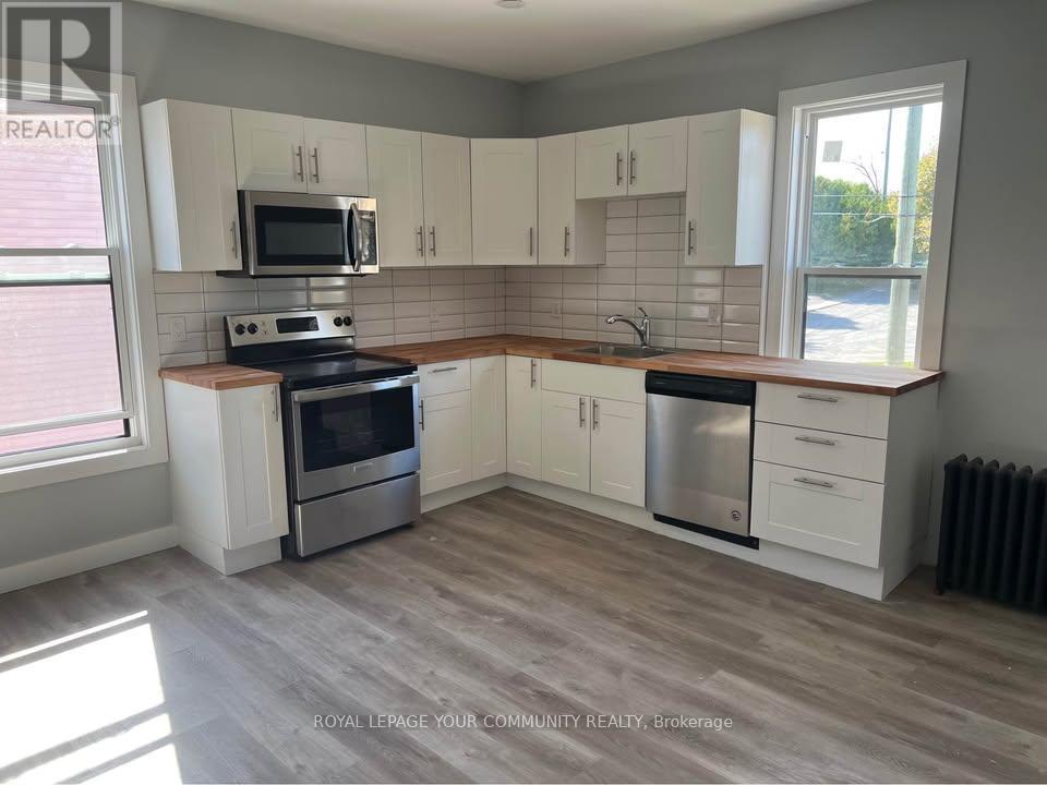 2nd Floor - 20497 Leslie Street, East Gwillimbury, Ontario  L0G 0A5 - Photo 2 - N12578386