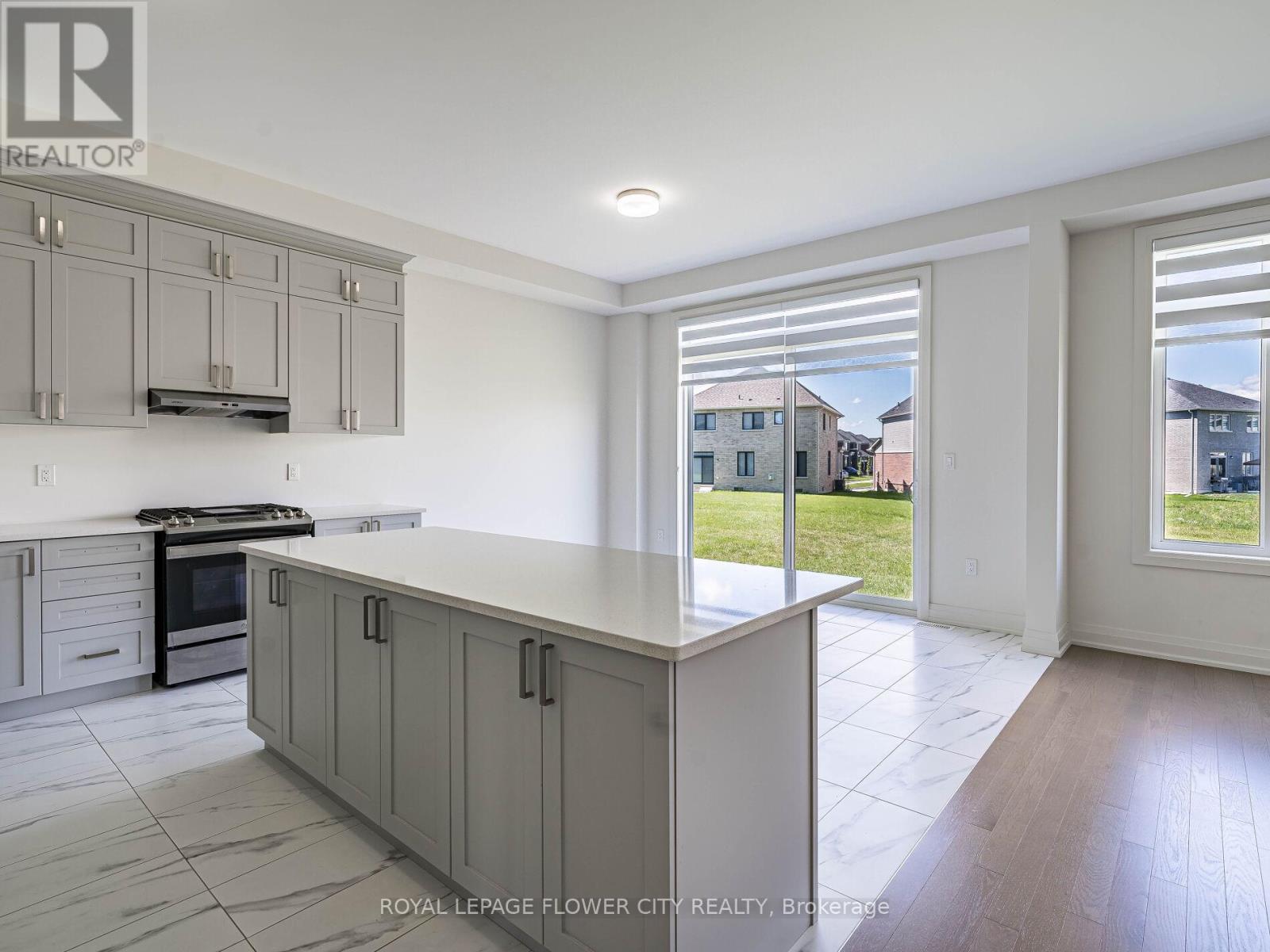 26 Hummingbird Grove, Adjala-Tosorontio (Colgan), Ontario  L0G 1W0 - Photo 12 - N12578408